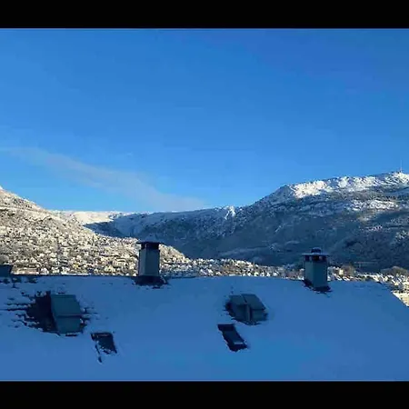 Leilighet Bright 3-bedroom Near Center *