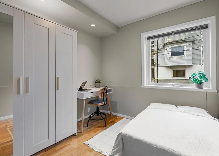 Bright 3-bedroom Near Center * Bergen